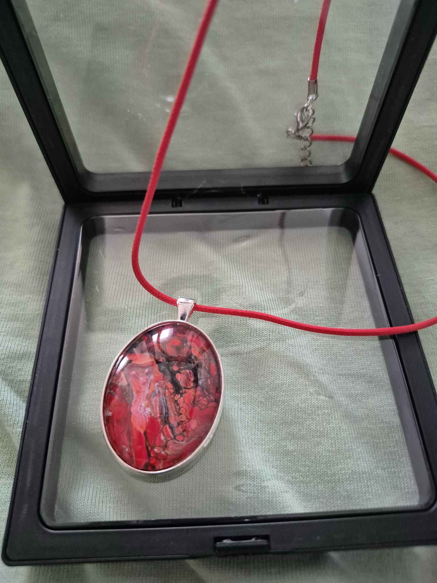 🔥 Red Passion – Oval Necklace ❤️